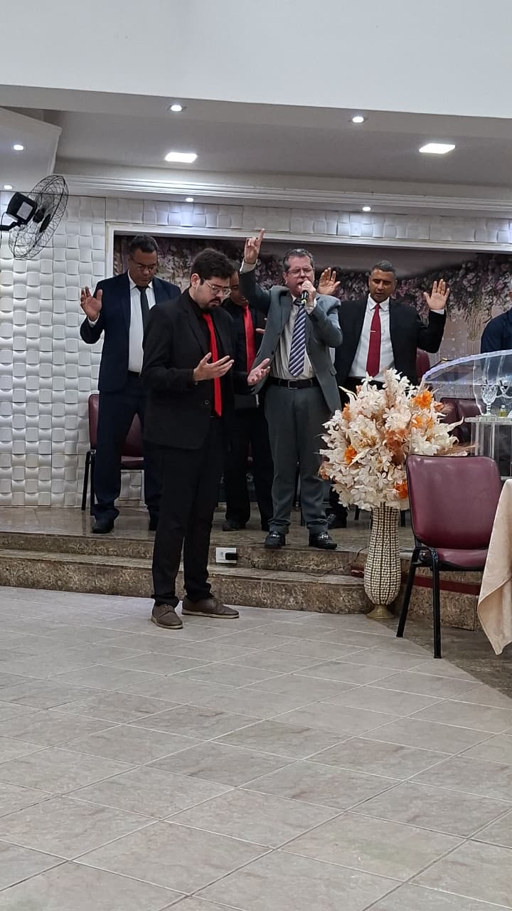 Gabriel Mielgo com a comunidade