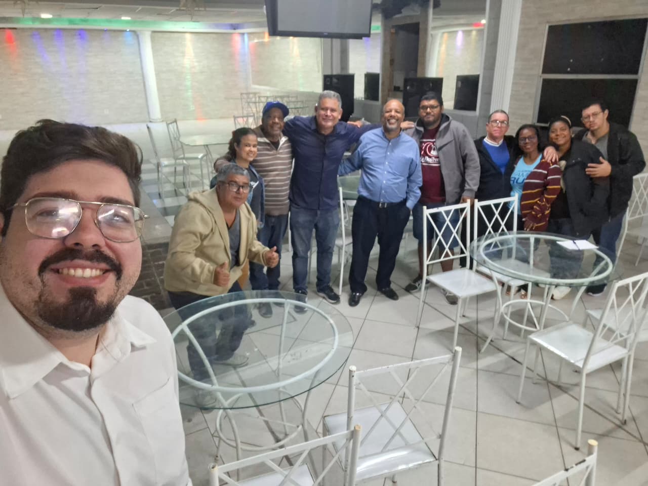 Gabriel Mielgo em reunião comunitária